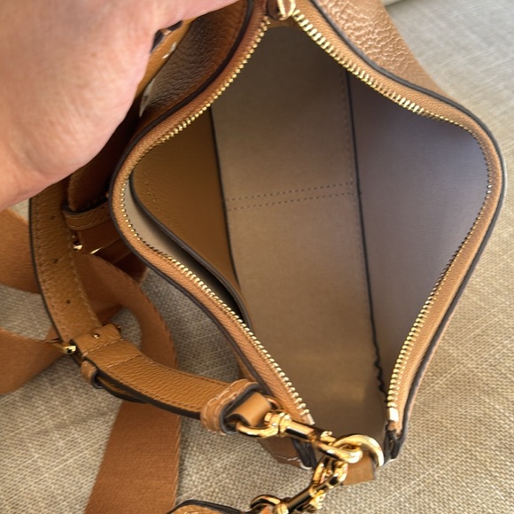 Tory Burch Thea Convertible crossbody bag like new - Picture 12 of 17